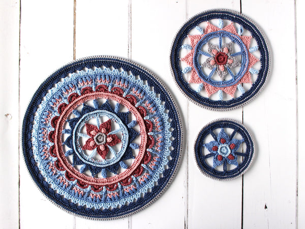 Triptych Mandala's - Blue Moon - It's all in a nutshell