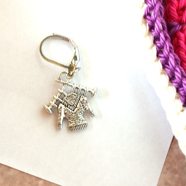 Stitch marker: sweater