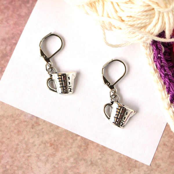 Stitch marker: measuring cup