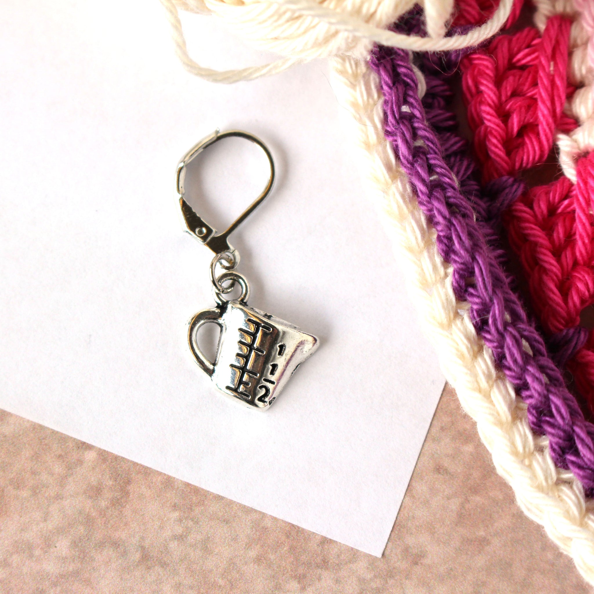 Stitch marker: measuring cup